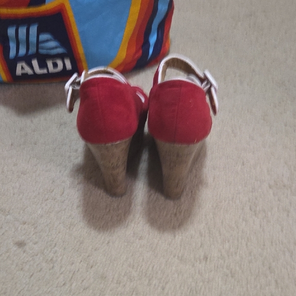 Shoe Dazzle Red and White Heels - Picture 4 of 5